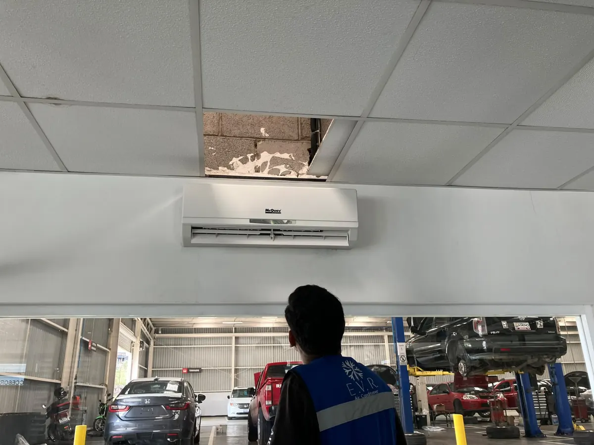 Instalación de aire acondicionado terminada en agencia Honda